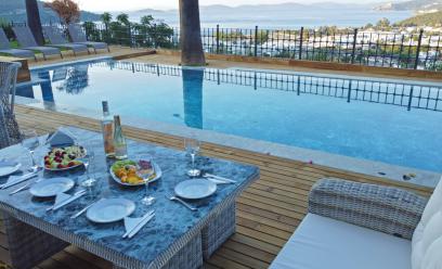 Bodrum Torba' da Deniz Manzaralı Özel Havuzlu Jakuzili 6+1 Villa