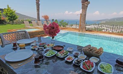 Bodrum Torba' da Deniz Manzaralı Özel Havuzlu Jakuzili 6+1 Villa