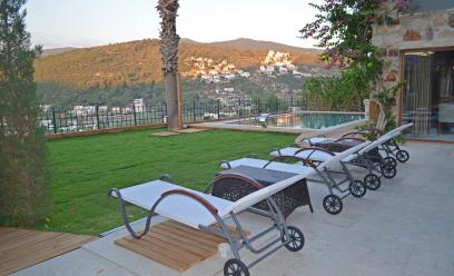 Bodrum Torba' da Deniz Manzaralı Özel Havuzlu Jakuzili 6+1 Villa