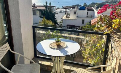 Bodrum Bitez' de Özel Havuzlu Isıtmalı Havuz Seçenekli Deniz Manzaralı Kiralık Villa