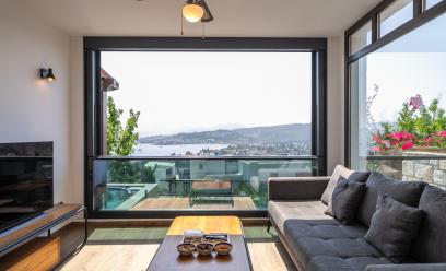 Bodrum Bitez' de Özel Havuzlu Isıtmalı Havuz Seçenekli Deniz Manzaralı Kiralık Villa