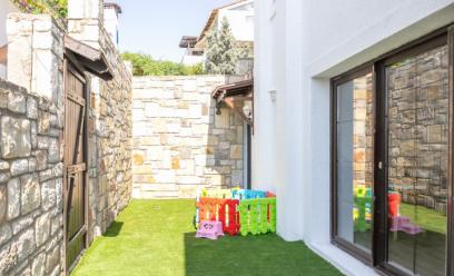 Bodrum Bitez' de Özel Havuzlu Isıtmalı Havuz Seçenekli Deniz Manzaralı Kiralık Villa