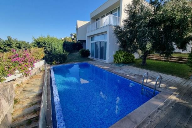 Bodrum Yalıkavak' ta 4+1 Deniz Manzaralı Özel Havuz ve Özel Plajlı Villa