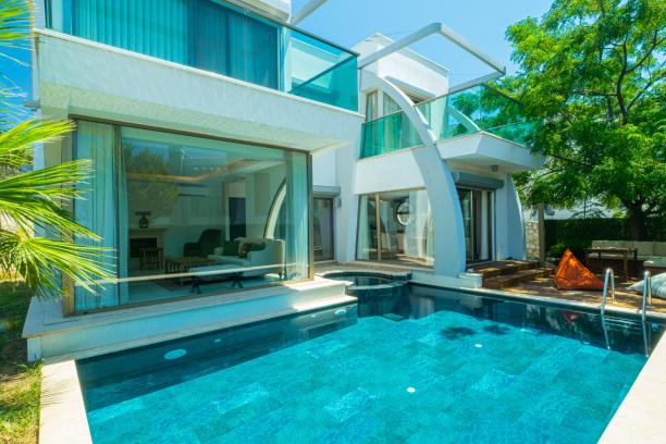 bodrum konacık merkezi konumda müstakil 4+1 özel havuzlu villa