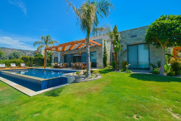 Bodrum Konacık Özel Havuzlu Lüks Kiralık 6+1 Villa