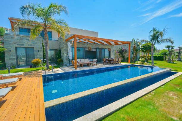 Bodrum Konacık Özel Havuzlu Lüks Kiralık 6+1 Villa