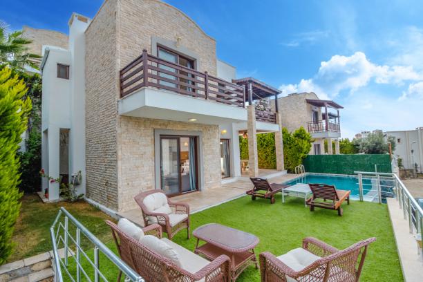 Bodrum Gündoğan'da Özel Havuzlu Doğa Manzaralı Güvenlikli Site İçerisinde 3+1 Villa