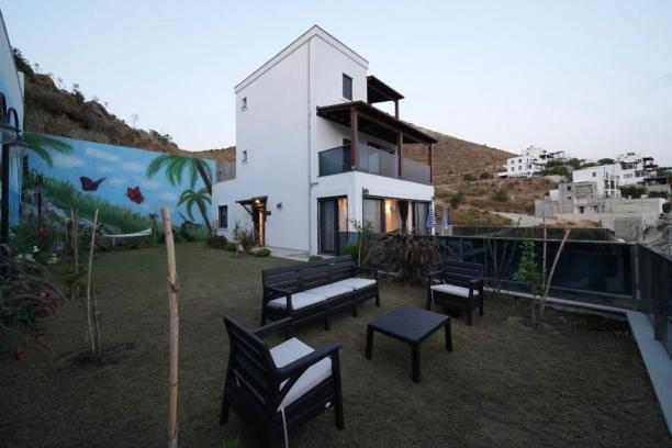 Bodrum Kadıkalesi' nde Deniz Manzaralı Özel Havuzlu 5+1 Villa