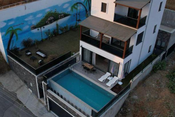 Bodrum Kadıkalesi' nde Deniz Manzaralı Özel Havuzlu 5+1 Villa