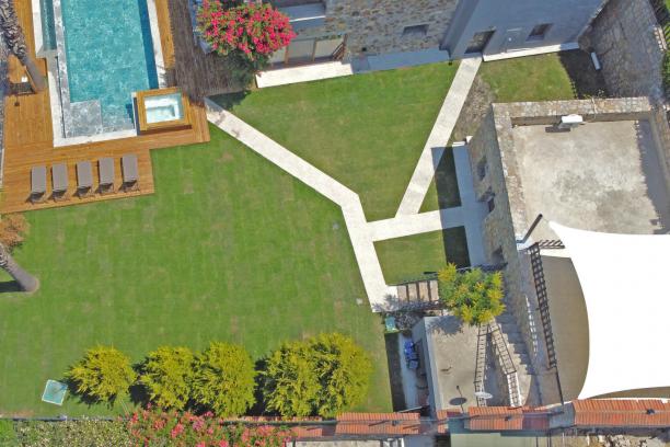 Bodrum Torba' da Deniz Manzaralı Özel Havuzlu Jakuzili 6+1 Villa