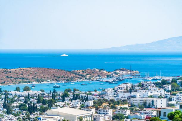 Bodrum Merkez'de Deniz Manzaralı,Özel Havuzlu,Bahçeli 4+1 Kiralık Villa