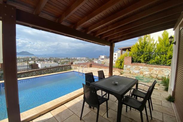 Bodrum Turgutreis Kadıkalesinde Deniz Manzaralı Özel Havuzlu Villa