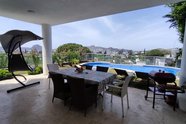 Yalıkavak' ta Merkezi Konumda Özel Havuzlu 3+1 Müstakil Villa 