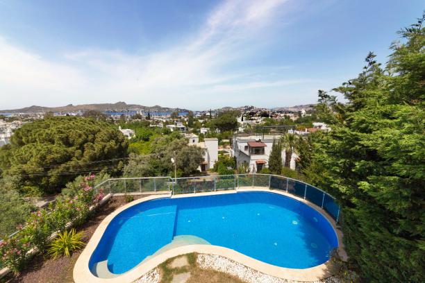 Yalıkavak' ta Merkezi Konumda Özel Havuzlu 3+1 Müstakil Villa 