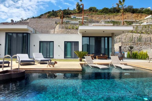 Bodrum Yalıkavak' ta Özel Havuzlu Deniz Manzaralı 4+1 Villa