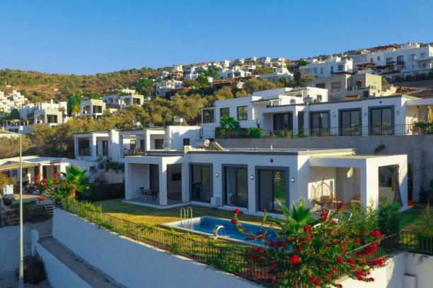Bodrum Gündoğan' da Deniz Manzaralı Özel Havuzlu 3+1 Kiralık Villa