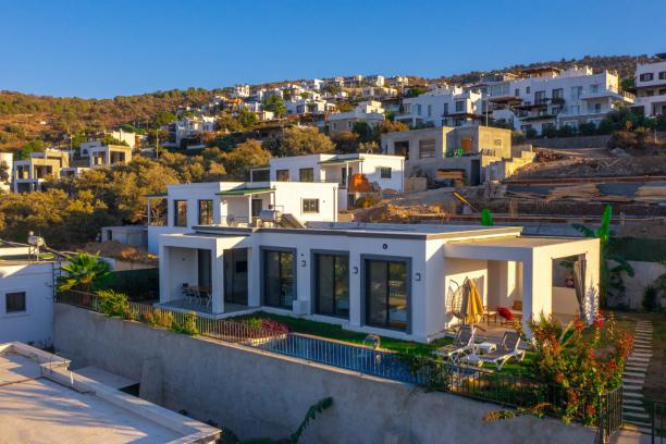 Bodrum Gündoğan' da Deniz Manzaralı Özel Havuzlu 3+1 Kiralık Villa