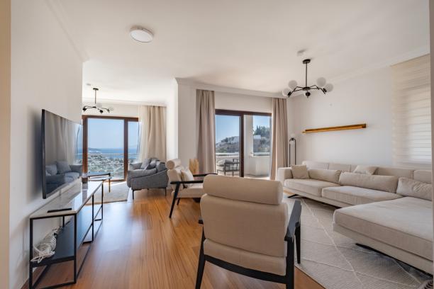 Bodrum Merkezde Özel Havuzlu Deniz Manzaralı 4+1 Villa