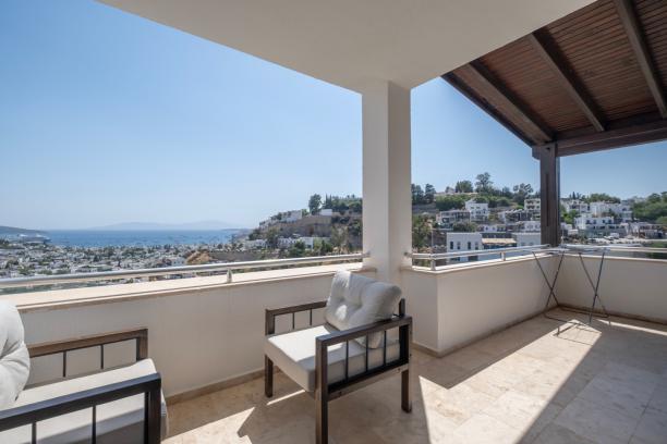 Bodrum Merkezde Özel Havuzlu Deniz Manzaralı 4+1 Villa