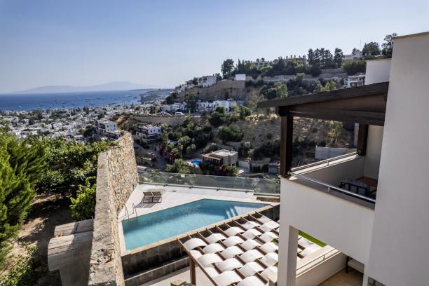 Bodrum Merkezde Özel Havuzlu Deniz Manzaralı 4+1 Villa