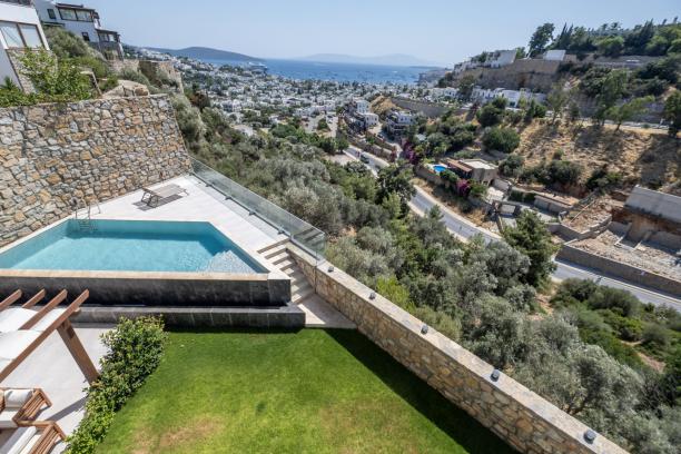 Bodrum Merkezde Özel Havuzlu Deniz Manzaralı 4+1 Villa