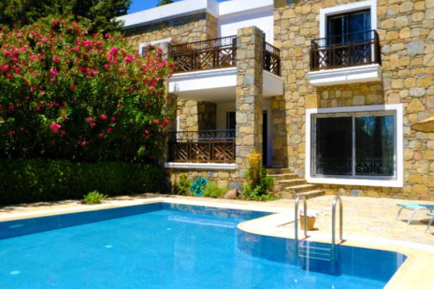 Bodrum Dereköy' de Özel Havuzlu Muhafazakar Kiralık Yazlık 3+1 Villa