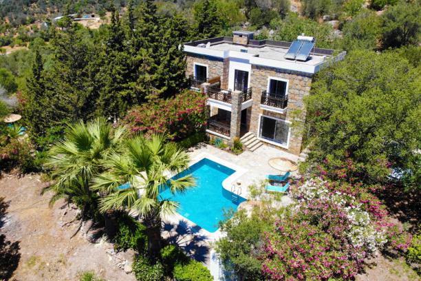 Bodrum Dereköy' de Özel Havuzlu Muhafazakar Kiralık Yazlık 3+1 Villa