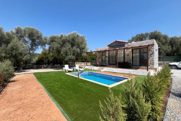 Bodrum Yalıçiftlik Özel Havuzlu Kiralık Taş Villa