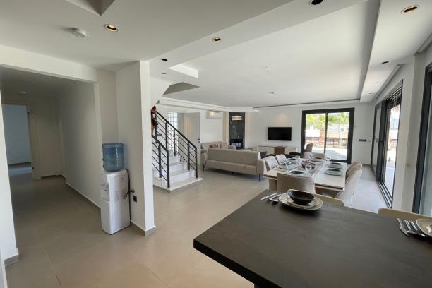 Bodrum Yokuşbaşında Özel Havuzlu Doğa Manzaralı 4+1 Villa