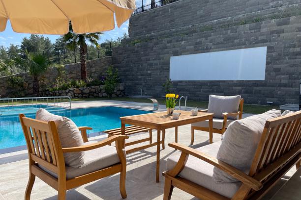 Bodrum Yokuşbaşında Özel Havuzlu Doğa Manzaralı 4+1 Villa