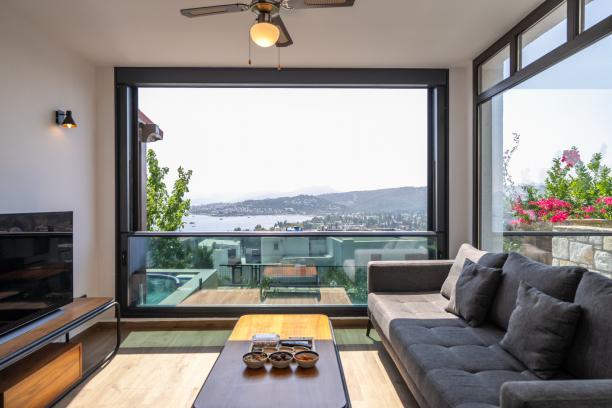 Bodrum Bitez' de Özel Havuzlu Isıtmalı Havuz Seçenekli Deniz Manzaralı Kiralık Villa