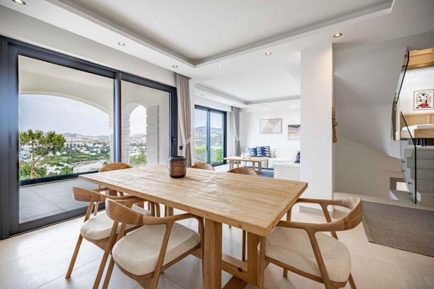 Bodrum Yalıkavak' ta Marina Manzaralı Özel Havuzlu 4+2 Kiralık Villa