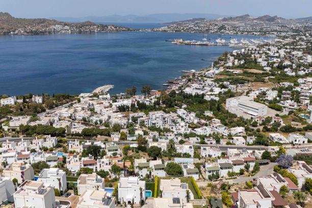 Bodrum Yalıkavak' ta Marina Manzaralı Özel Havuzlu 4+2 Kiralık Villa