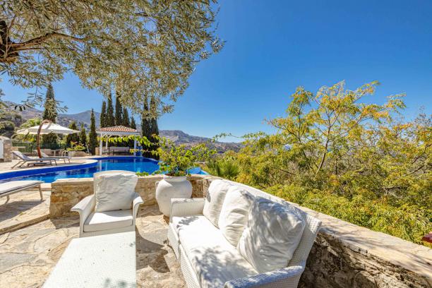 Bodrum Yalıkavak'ta 5+1 Özel Havuzlu Eşsiz Deniz Manzaralı Muhafazakar Villa