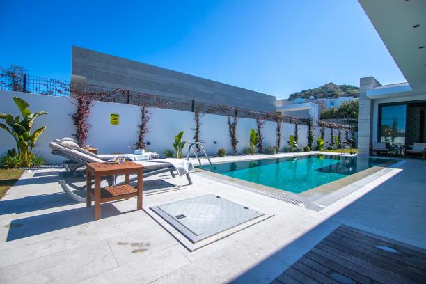 Yalıkavak'ta Özel Havuzlu ,Bahçeli Denize Yakın 3+1 Müstakil Villa