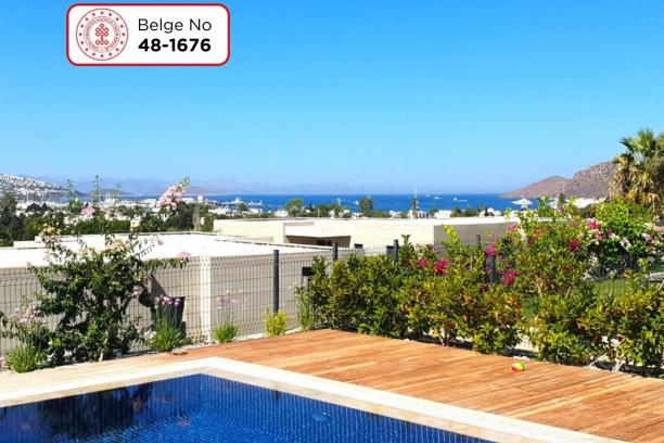 Bodrum Yalıkavak' ta Deniz Manzaralı Özel Havuzlu 3+1 Tek Katlı Müstakil Villa
