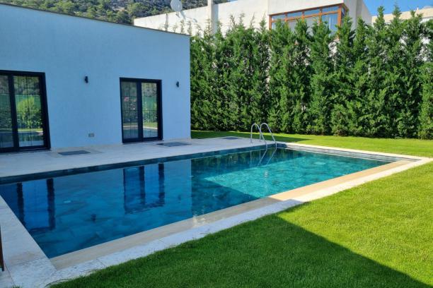 Konacık'ta Özel Havuzlu Müstakil Bahçeli 3+1 Villa