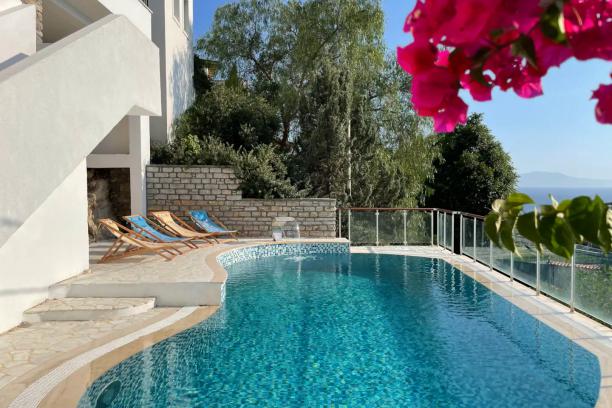 Bodrum Merkez' de Özel Havuzlu Deniz Manzaralı Kiralık Villa