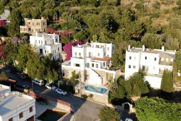 Bodrum Merkez' de Özel Havuzlu Deniz Manzaralı Kiralık Villa
