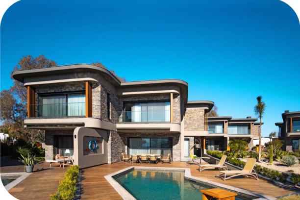 Bodrum Ortakent'te Denize Sıfır, Özel Plajlı, Özel Havuzlu 5+2 Kiralık Villa