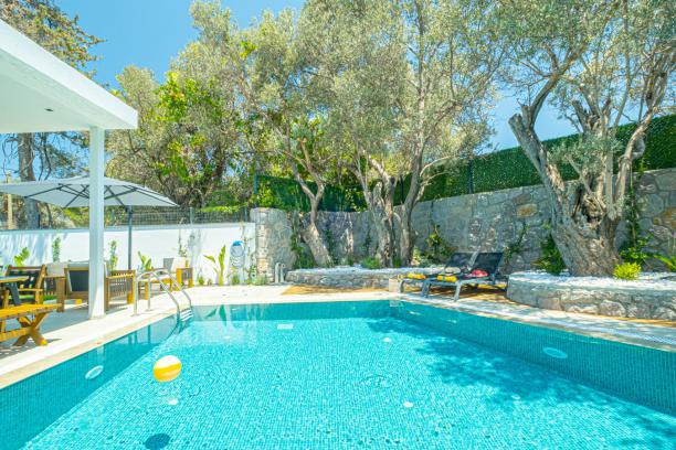 Yalıkavak'ta Özel Havuzlu Bahçeli Denize Yakın 3+1 Müstakil Villa