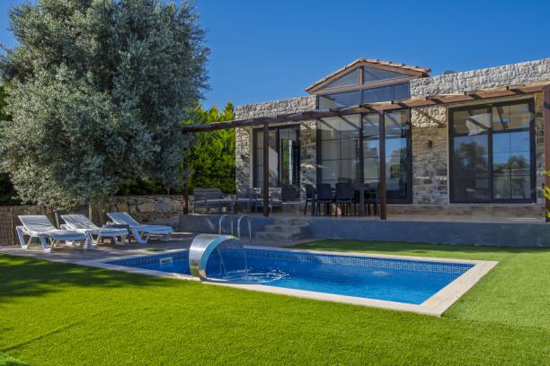 Bodrum Yalıçiftlik Özel Havuzlu Kiralık Taş Villa