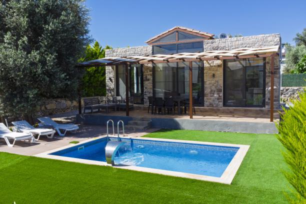 Bodrum Yalıçiftlik Özel Havuzlu Kiralık Taş Villa