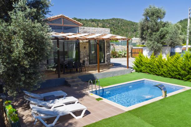 Bodrum Yalıçiftlik Özel Havuzlu Kiralık Taş Villa